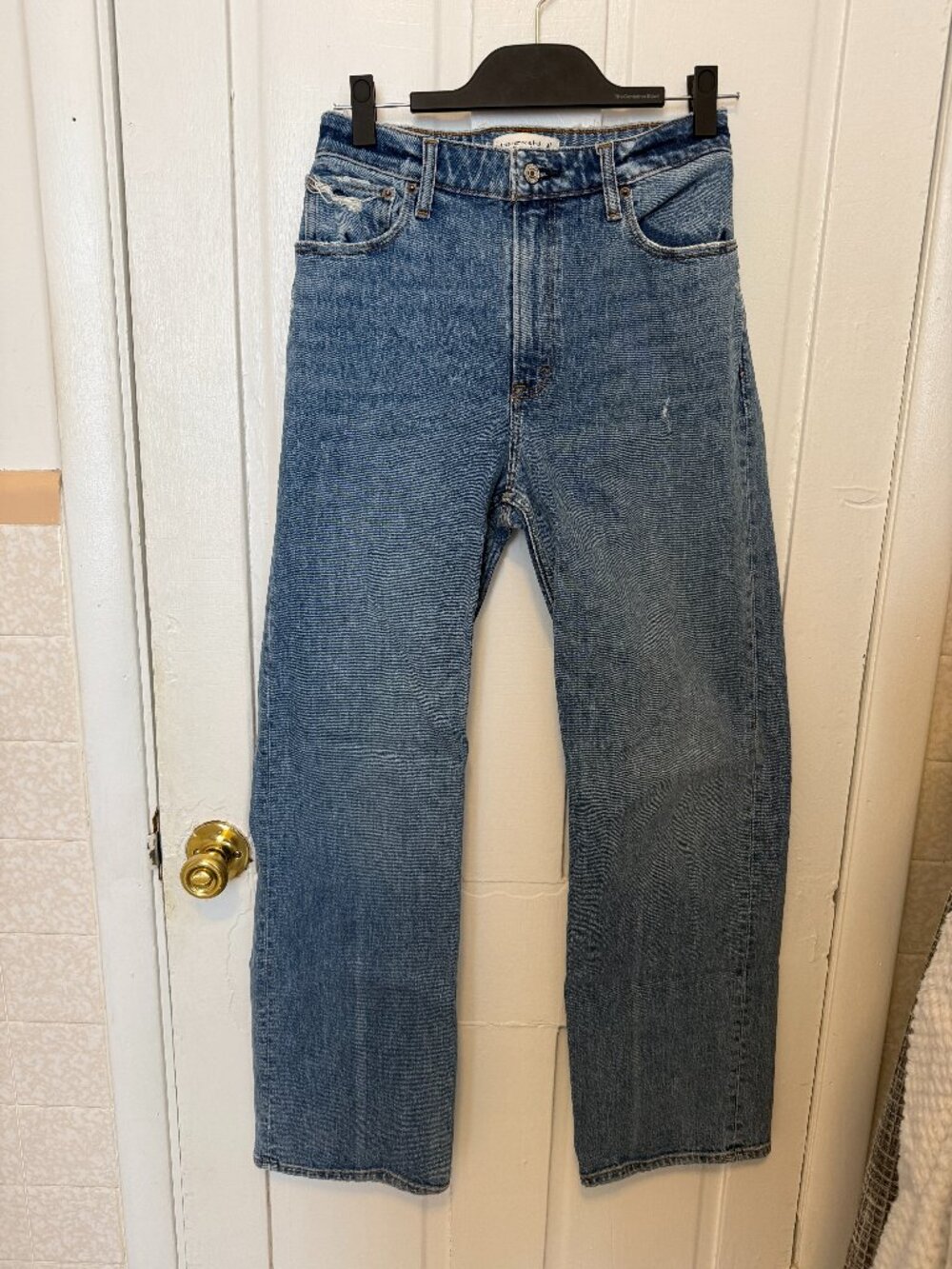 Abercrombie Curve Love 90s Relaxed Jeans High Rise Size 4/27 Medium Wash
